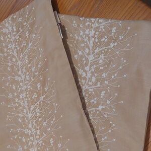 Laura Ashley Table runner